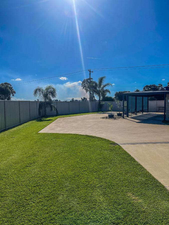Dbj Holiday Units Mulwala Exterior photo